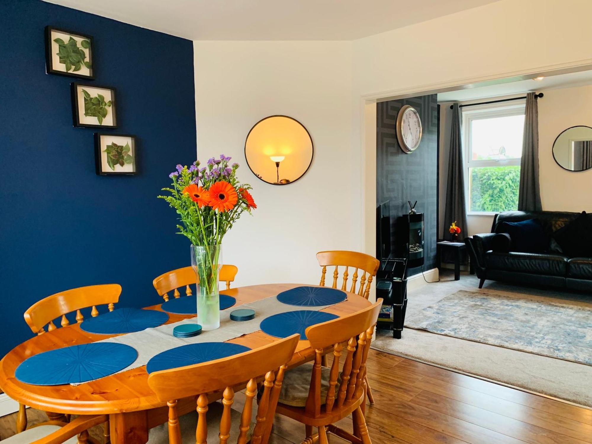 Chic 5 Bedroom House With Private Parking & Garden Bristol Eksteriør billede