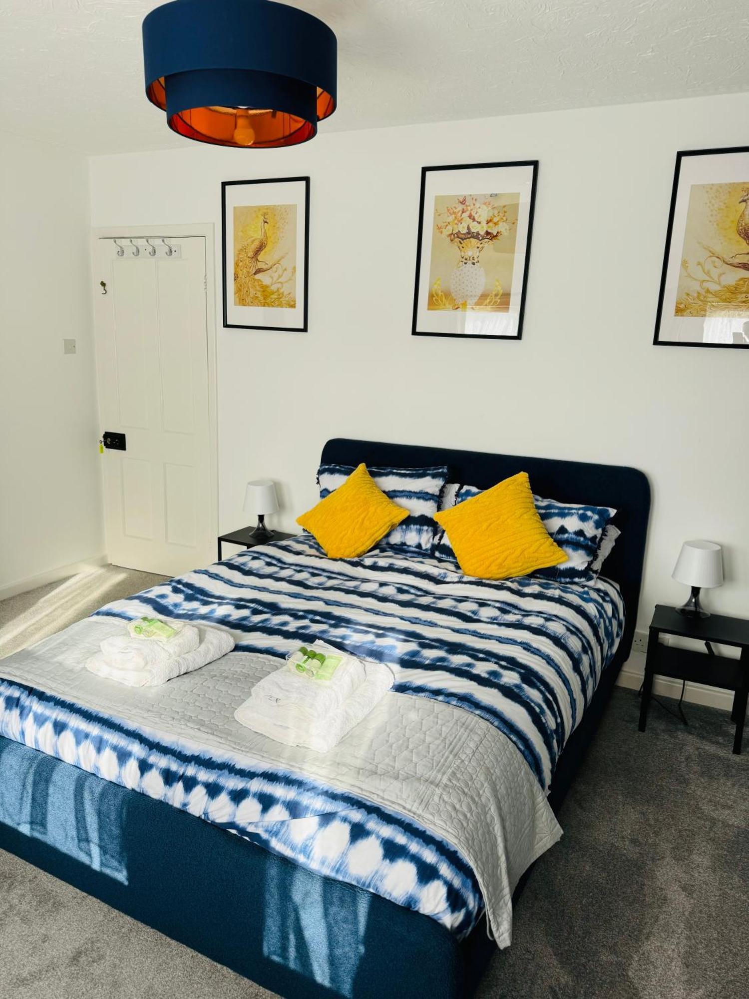 Chic 5 Bedroom House With Private Parking & Garden Bristol Eksteriør billede